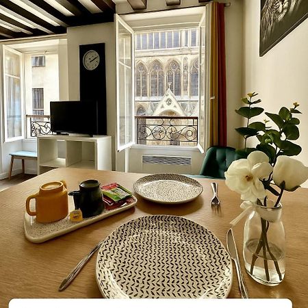 Appartement Vue Cathedrale- Centre Ville Meaux-Gare-Disney Екстериор снимка