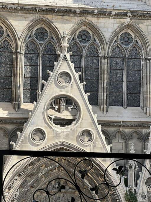 Appartement Vue Cathedrale- Centre Ville Meaux-Gare-Disney Екстериор снимка