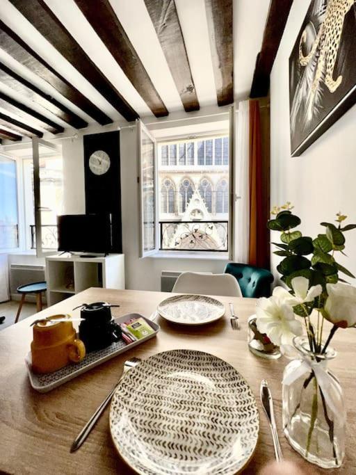 Appartement Vue Cathedrale- Centre Ville Meaux-Gare-Disney Екстериор снимка